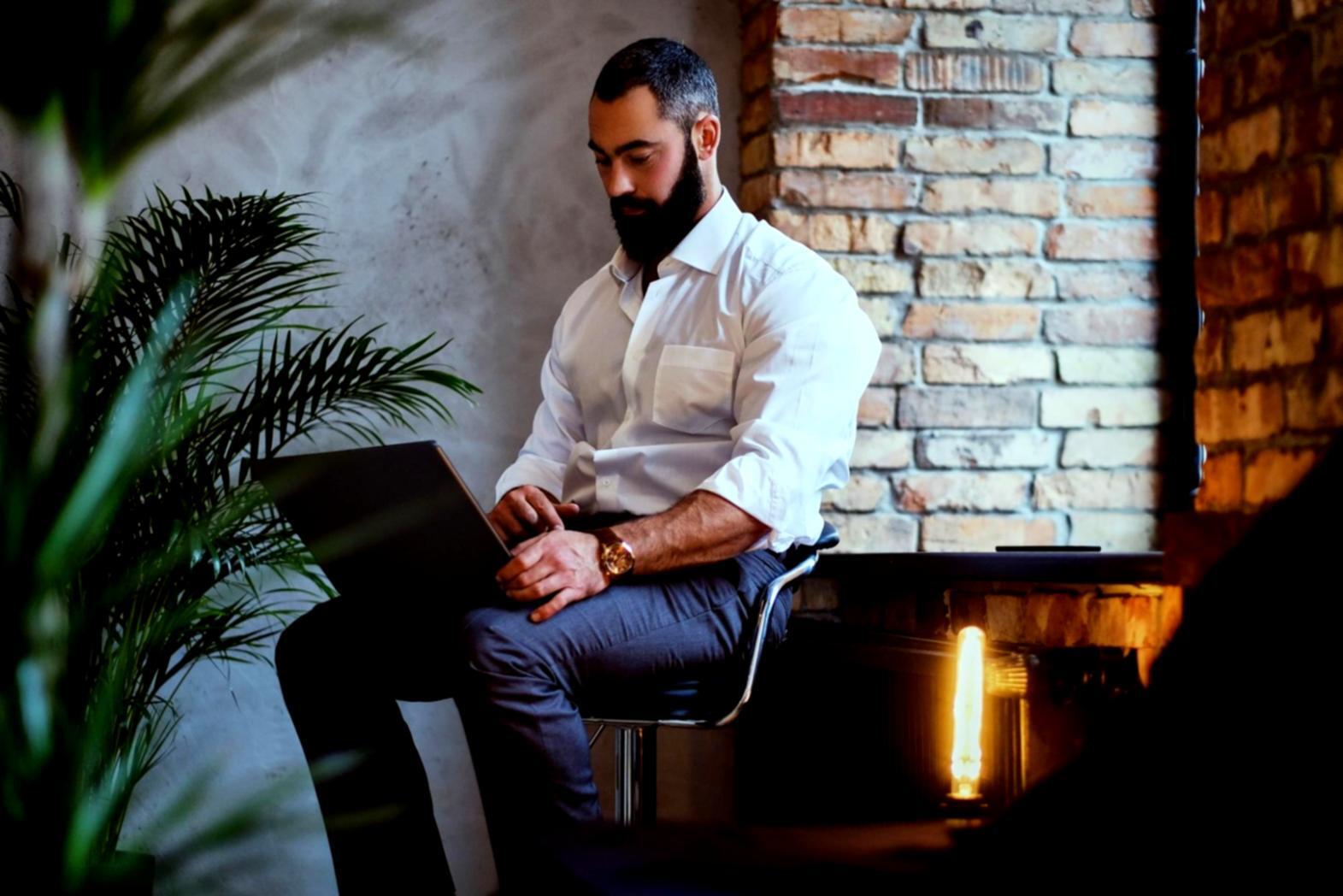 Espacio de trabajo mostrando el proceso de desarrollo de contenido educativo